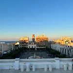 Konukevi Vittorio Emanuele Charming Monopoli