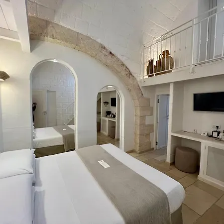 Vittorio Emanuele Charming Monopoli