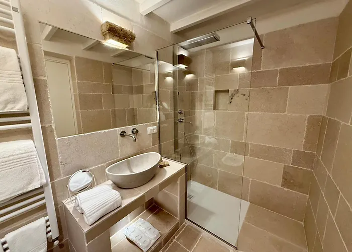 Vittorio Emanuele Charming Monopoli