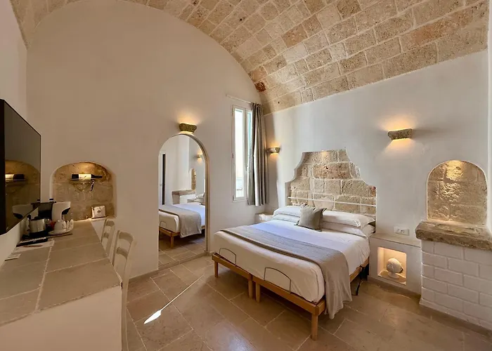 Vittorio Emanuele Charming Monopoli